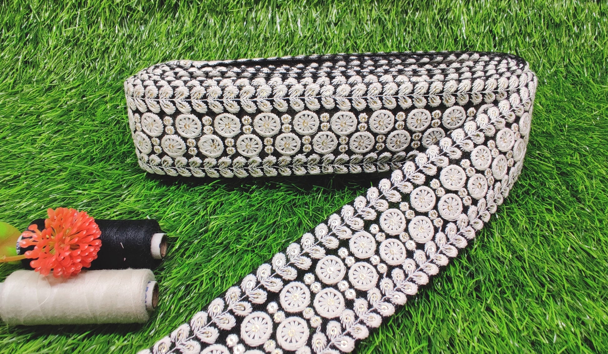 9 yard 5.0 cm wide Indian Saree Border Boho Lace Embroidery Ribbon Cushion Table runner curtains wedding Sewing Crafting Trim Headbands