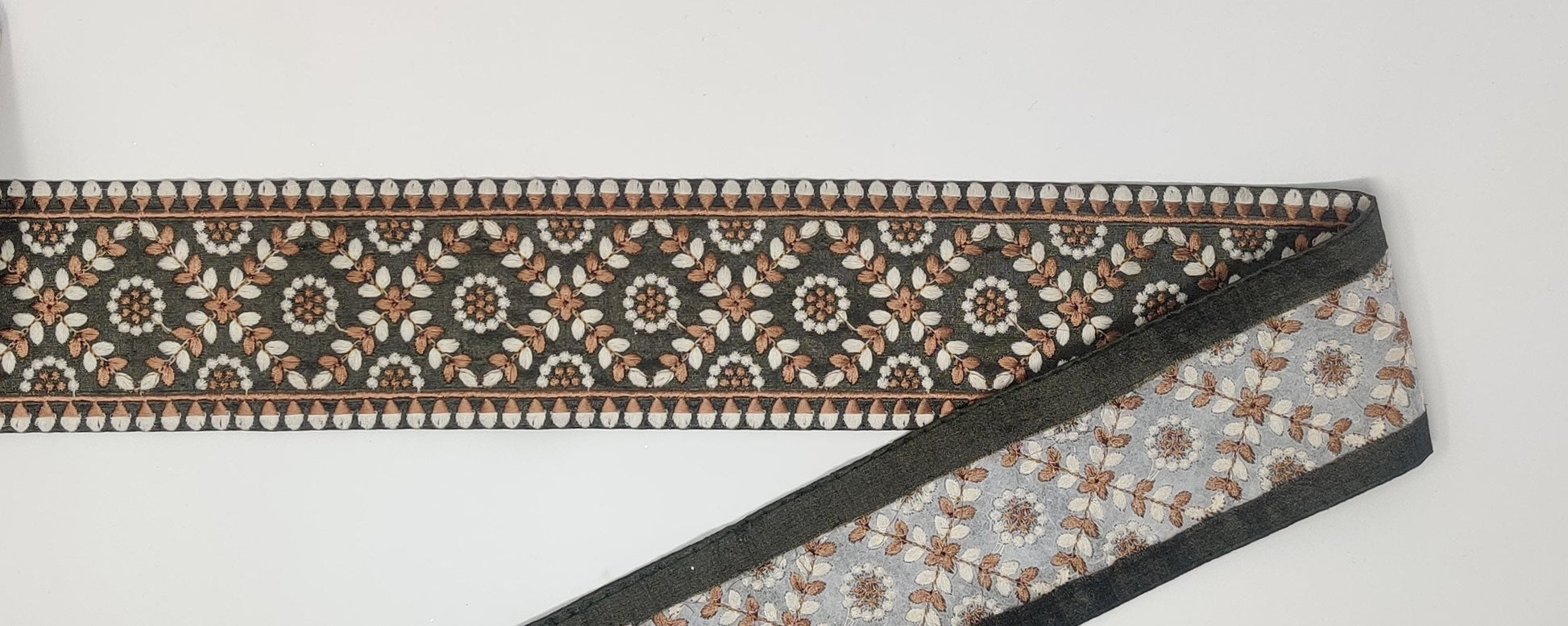 3 yard 8.0 cm wide Indian Saree Border Boho Lace Embroidery Ribbon Cushion Table runner curtains wedding Sewing Crafting Trim Headbands