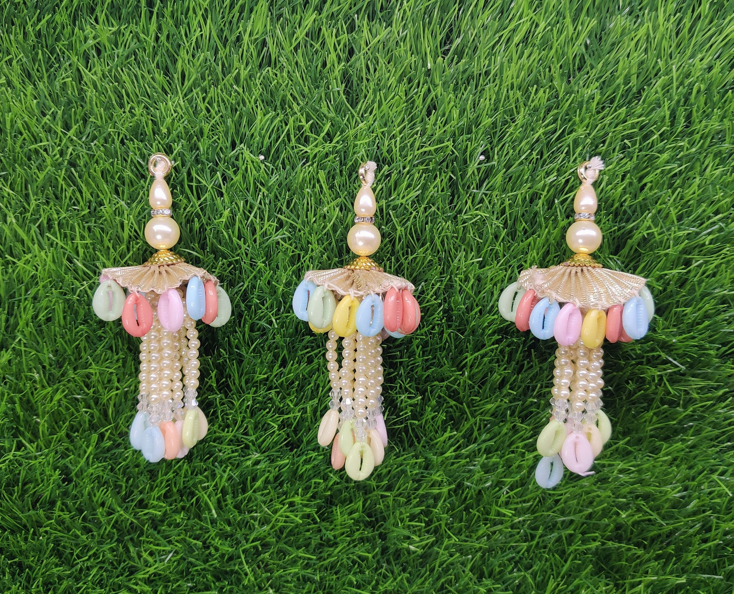 10 cm 2 pc Multicolor cowrie beaded Tassels, home décor, lamp shades tassels, Hanging for Handbags, Indian Saree, Dupatta, Blouse latkan