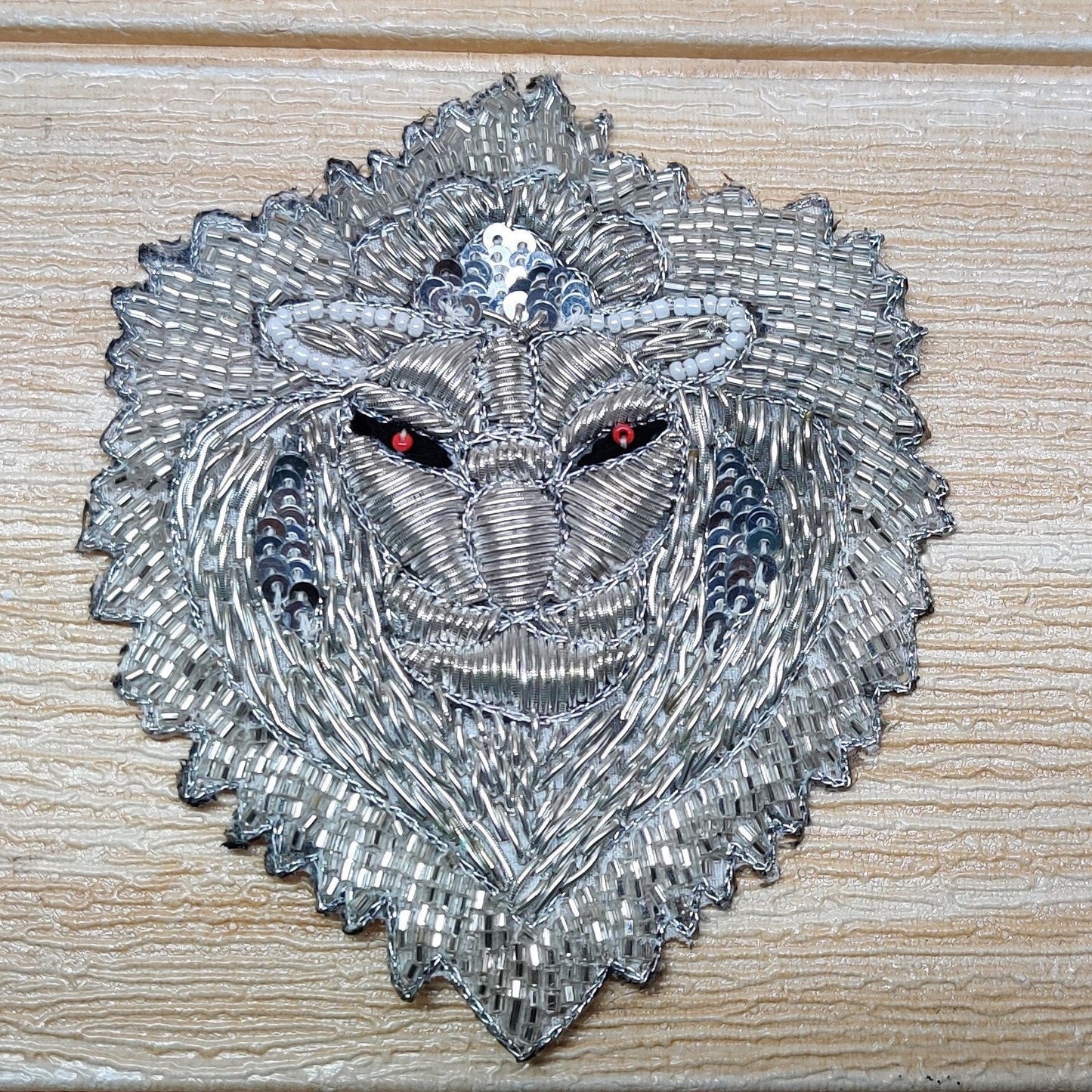 Indian Handmade Lion Face Design Patches Embroidered Sewing Thread Dresses Handcrafted Appliques Cushion Crafting Bags, 1 Piece