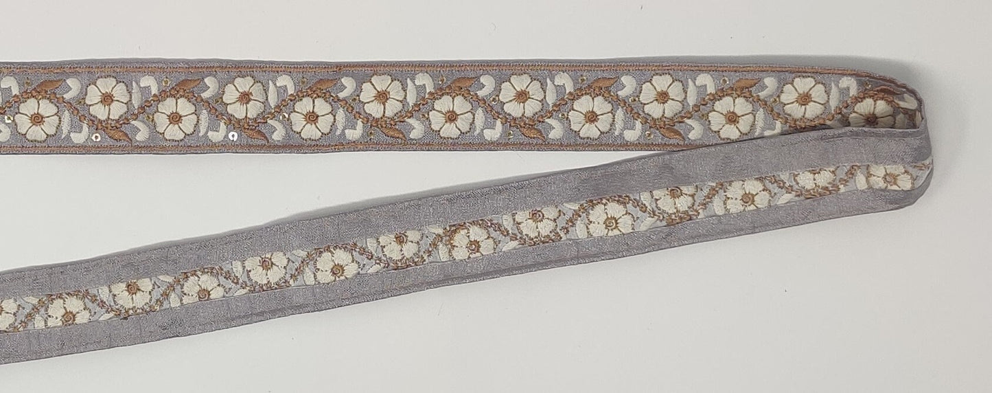3 yard 3.0 cm wide Indian Saree Border Boho Lace Embroidery Ribbon Cushion Table runner curtains wedding Sewing Crafting Trim Headbands